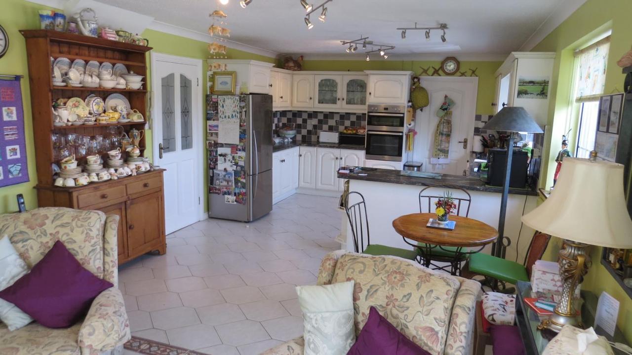 Bed and Breakfast Tyreda Ennis Esterno foto