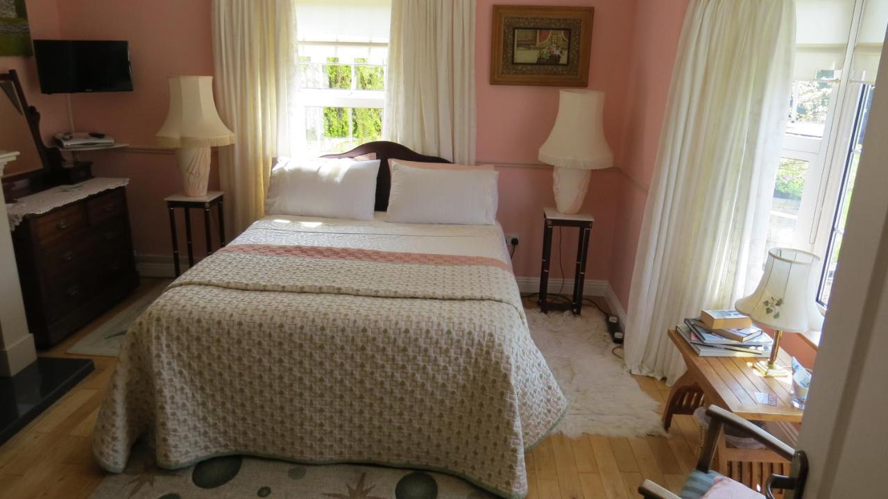 Bed and Breakfast Tyreda Ennis Esterno foto