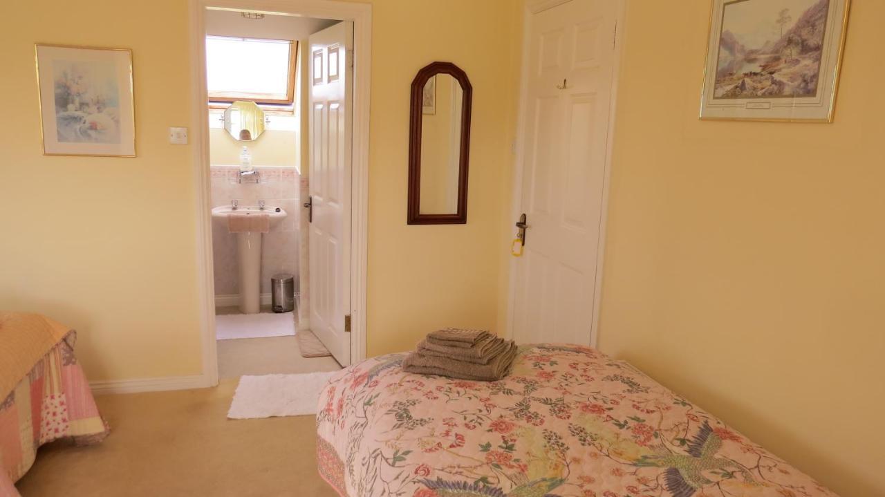 Bed and Breakfast Tyreda Ennis Esterno foto