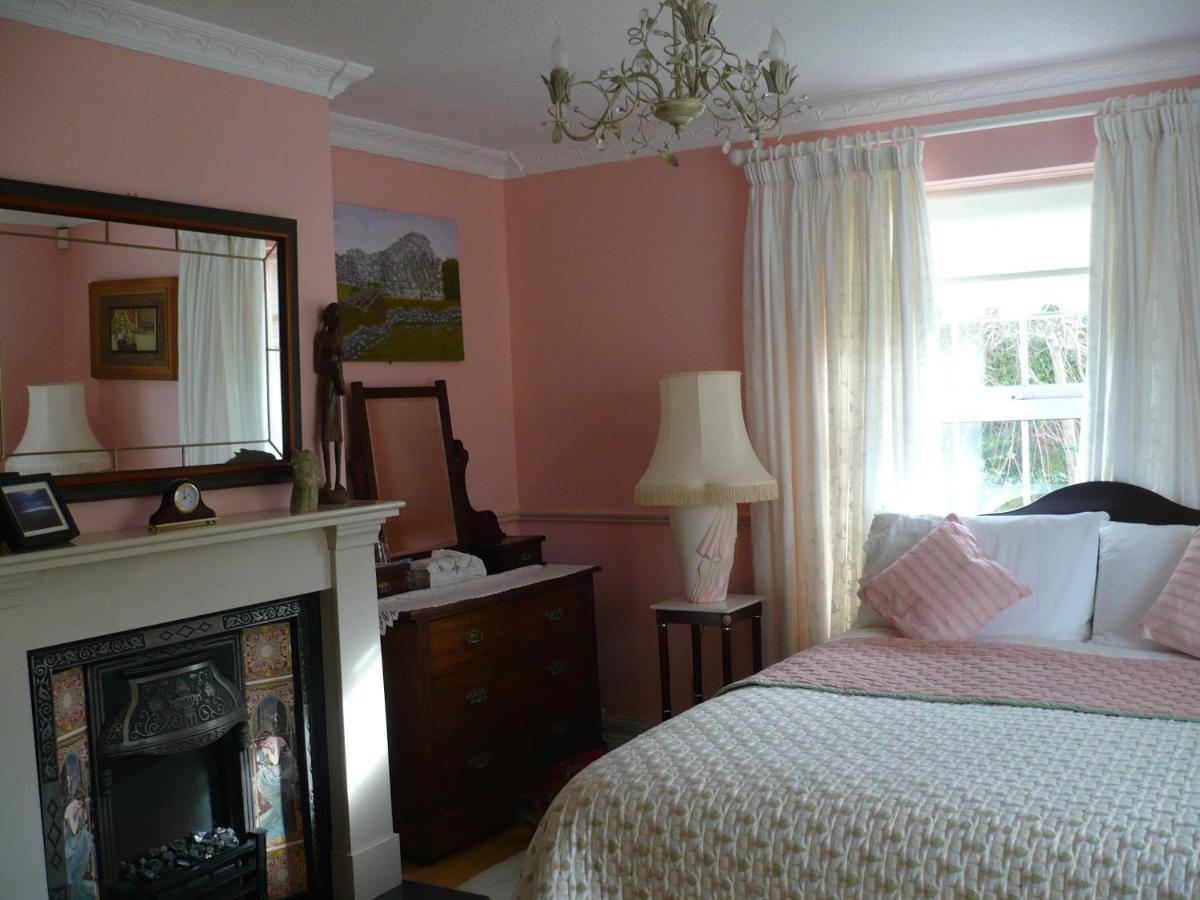 Bed and Breakfast Tyreda Ennis Esterno foto