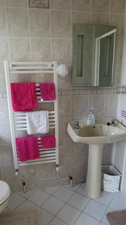 Bed and Breakfast Tyreda Ennis Esterno foto
