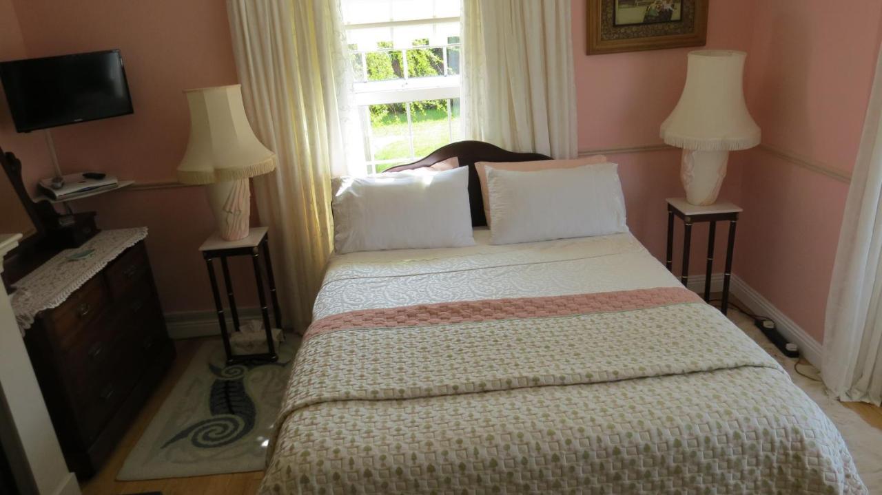 Bed and Breakfast Tyreda Ennis Esterno foto